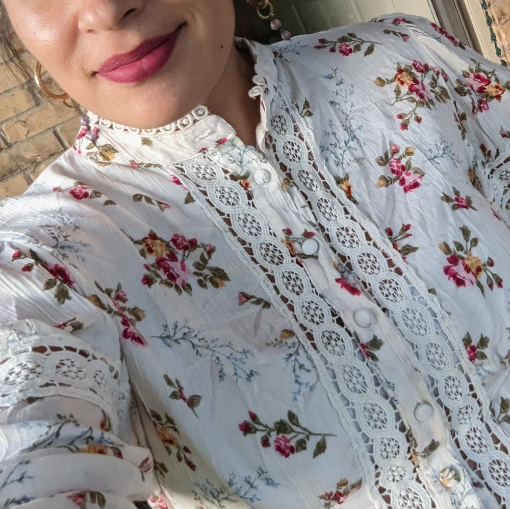 Angie Floral Lace Blouse - Cream and Red - Picture 3 of 10